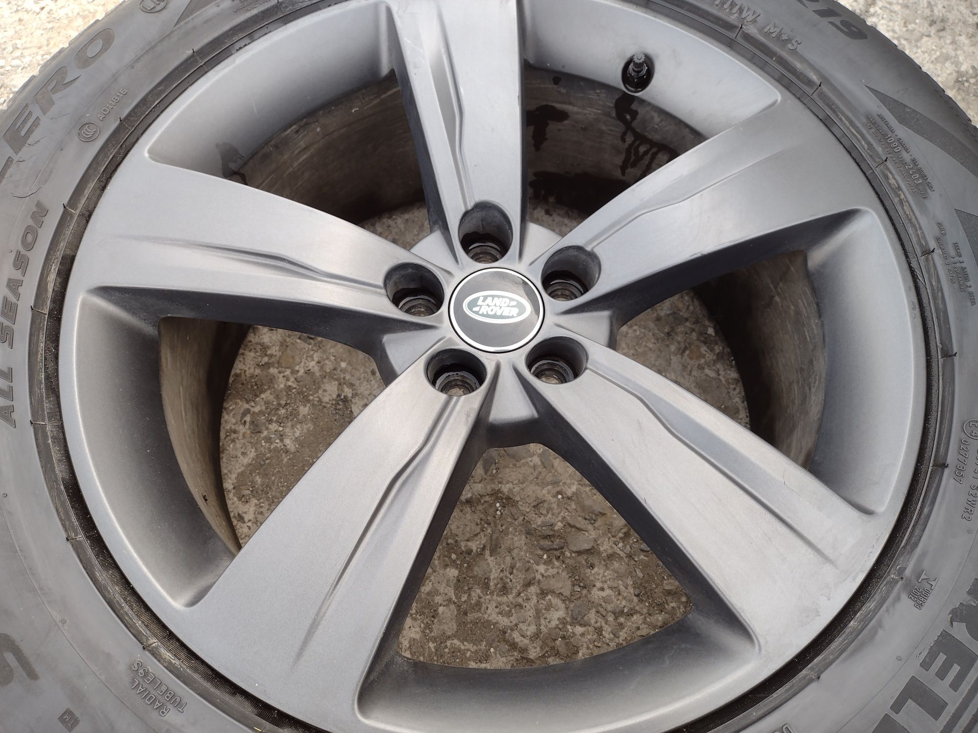 Перфектни 19-5х108 ЕТ45 8.5j Range Rover Velar