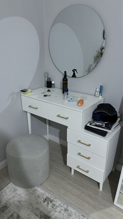 Туалетный столик мдф крашенный