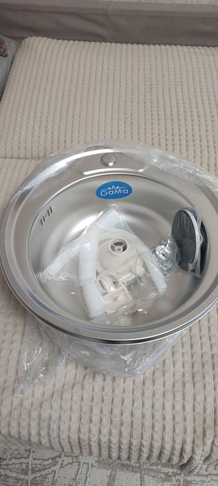 Продам кухонную раковину (мойку)