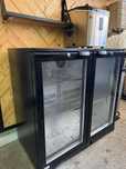 Vitrina frigorifica HENDI, 198L, 2 usi batante, iluminat LED