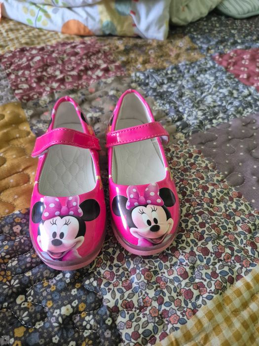Pantofi minnie cu lumini noi
