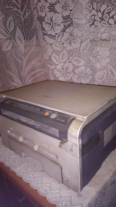 Принтер Самсунг 3 в одном SCX- 4200 в рабочем состоянии.  Он может раб