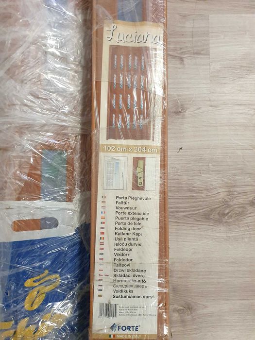 Uși tip acordeon -pliante ideale pentru spații mici. 102/204cm