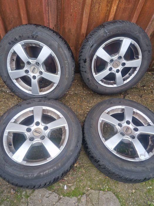 Jante 5x114,3 R15 cu anvelope de iarnă 185 65 R15 dot 2022 Kia Mazda