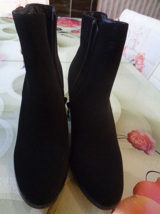 Vand ghete din piele dama.