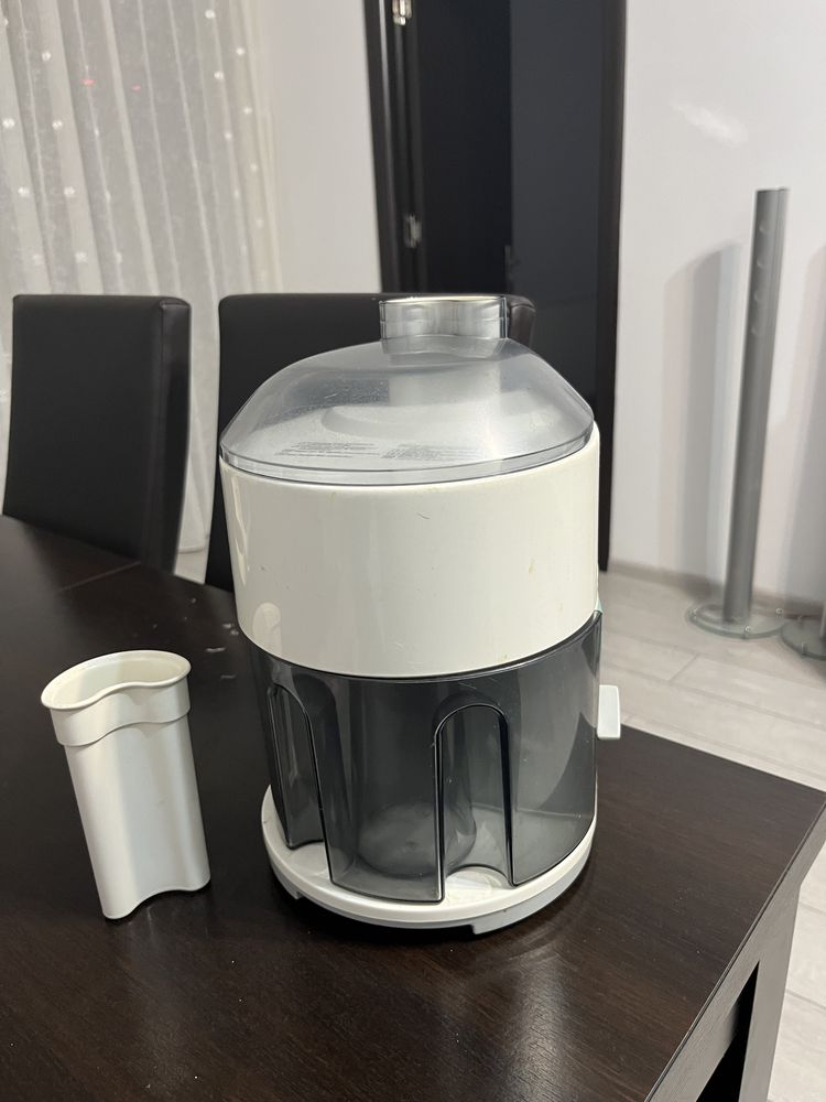 Storcator fructe Delonghi