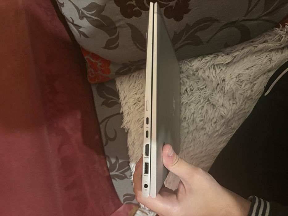 HP EliteBook 850 G8 – i5 vPro + senzor amprentă – stare impecabilă