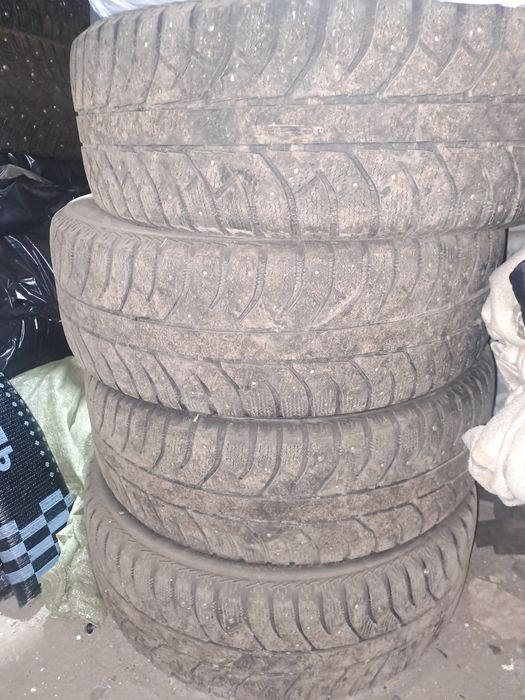 Шины зимние бывшие шипованные