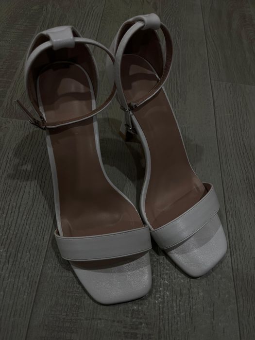 туфлии сатылады!