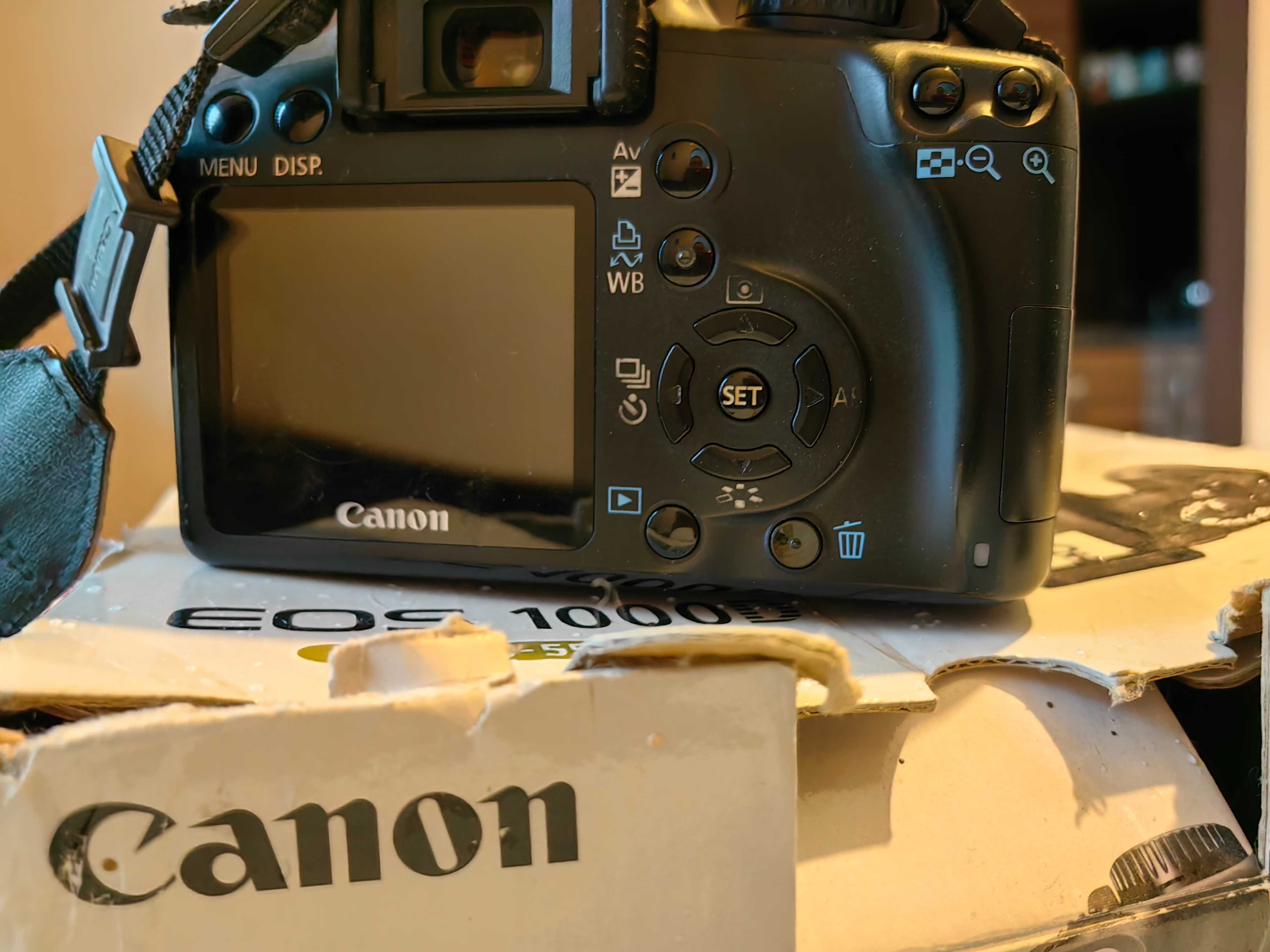 Продавам фотоапарат canon 1000d