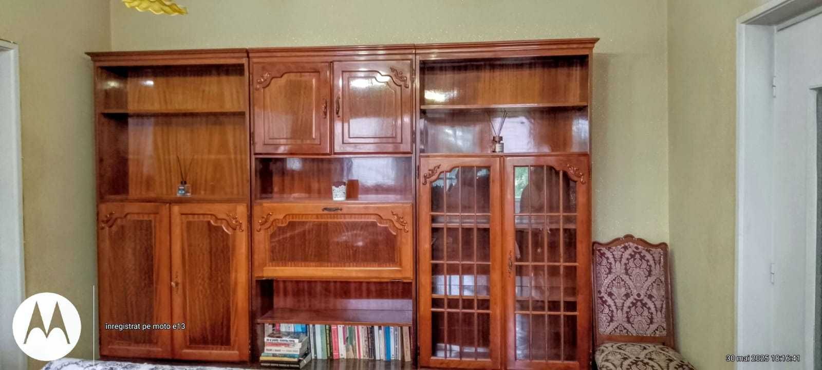 Set mobilă sufragerie + masă cu 6 scaune
