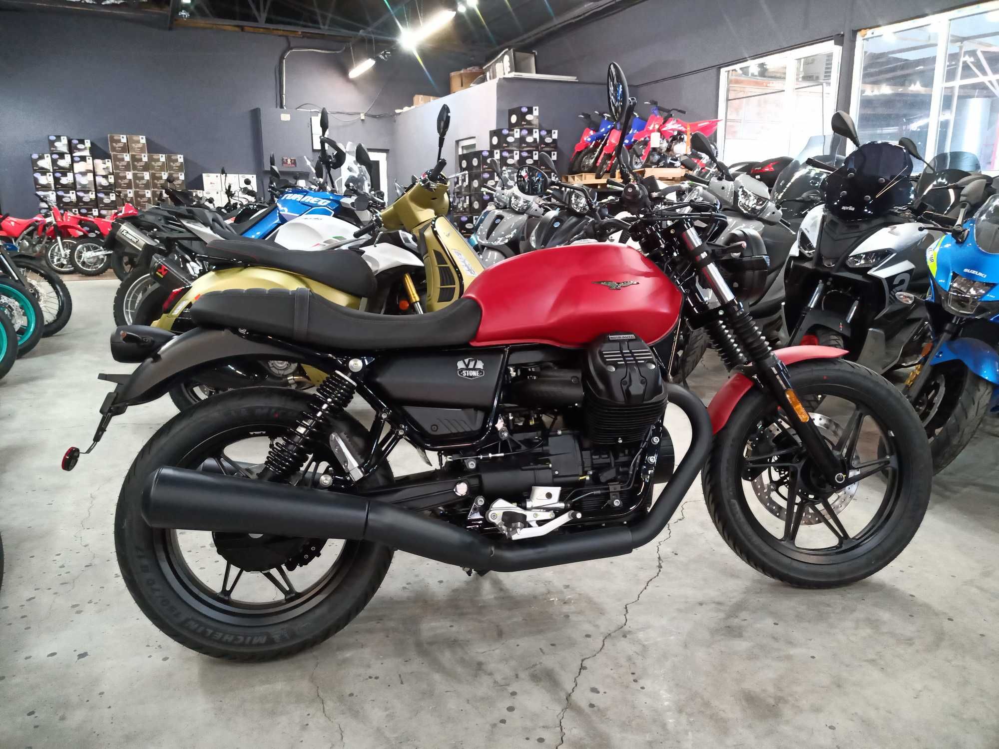 Moto Guzzi V7 Stone nou 0km prin Est Bike Adventure