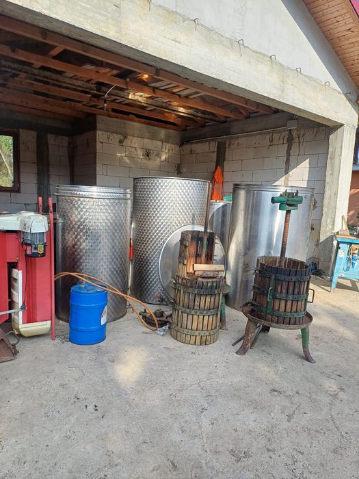 Butoi 500 lt inox pt vin complet pe ulei de parafina