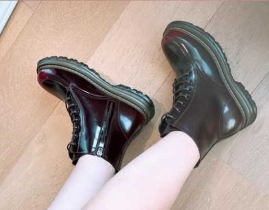 Ботинки кожаные лакированные в стиле  Dr. Martens