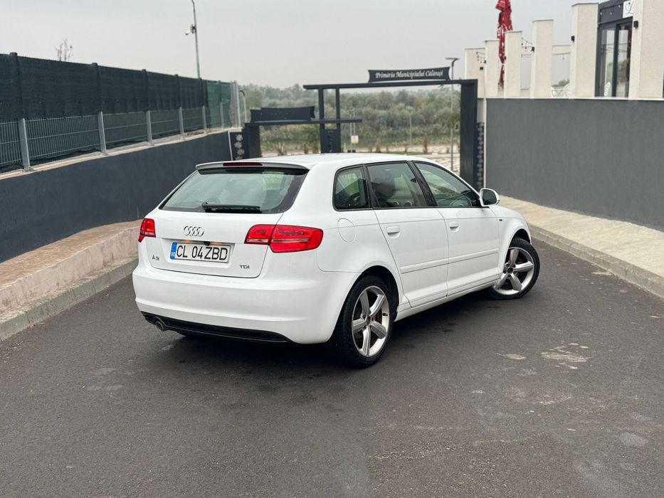Vând Audi A3 1.6 tdi S-line