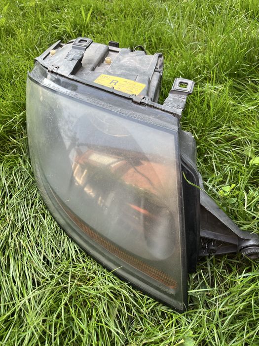 Оригинален десен  фар Bosch audi TT 1.8t / ауди ТТ