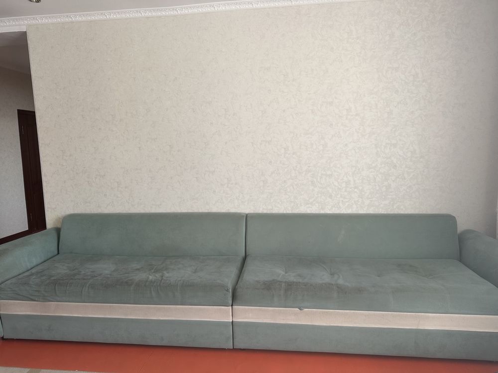 Срочно продам диван 4 метр