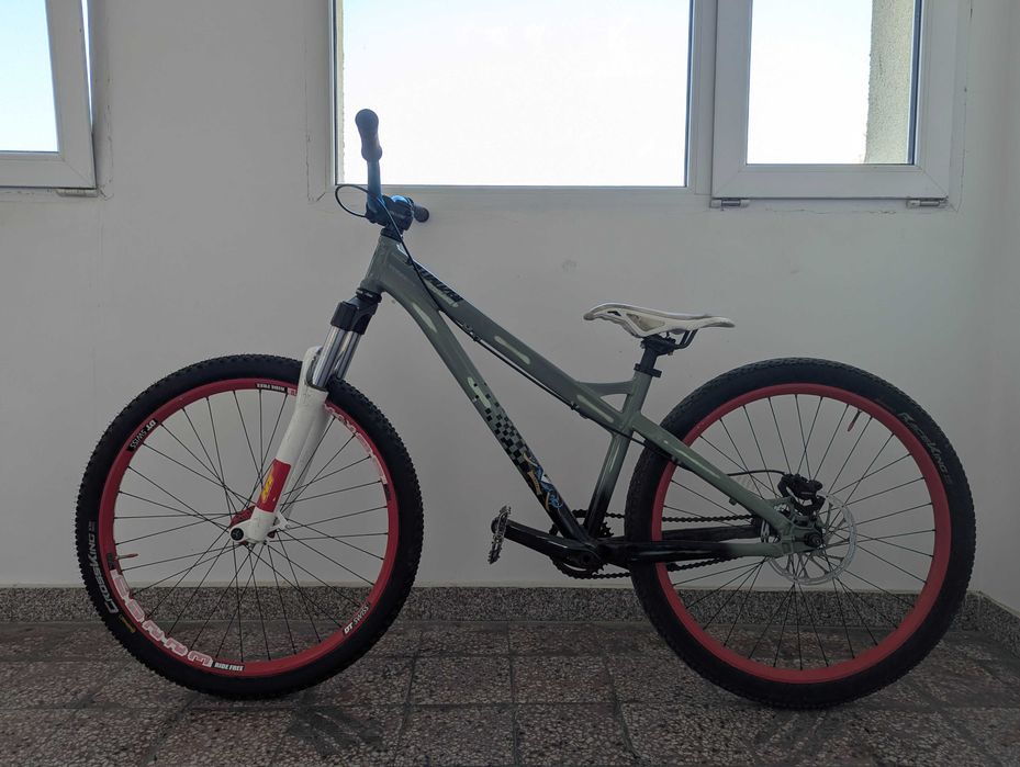 Продаю dirt jumper