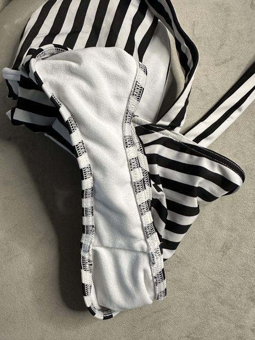 Costum de baie intreg