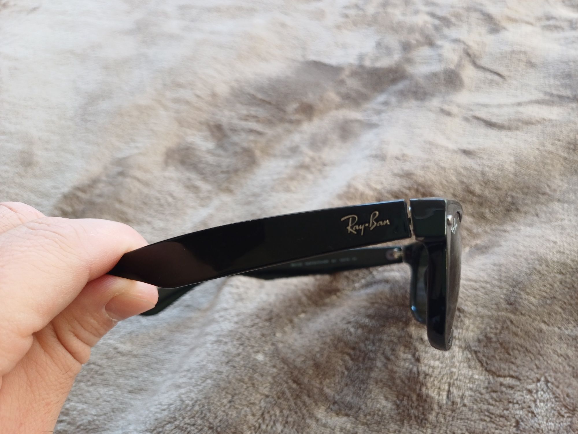 Ray Ban Слънчеви дамски очила 2132
Wayfarer Classic RB4106.rb