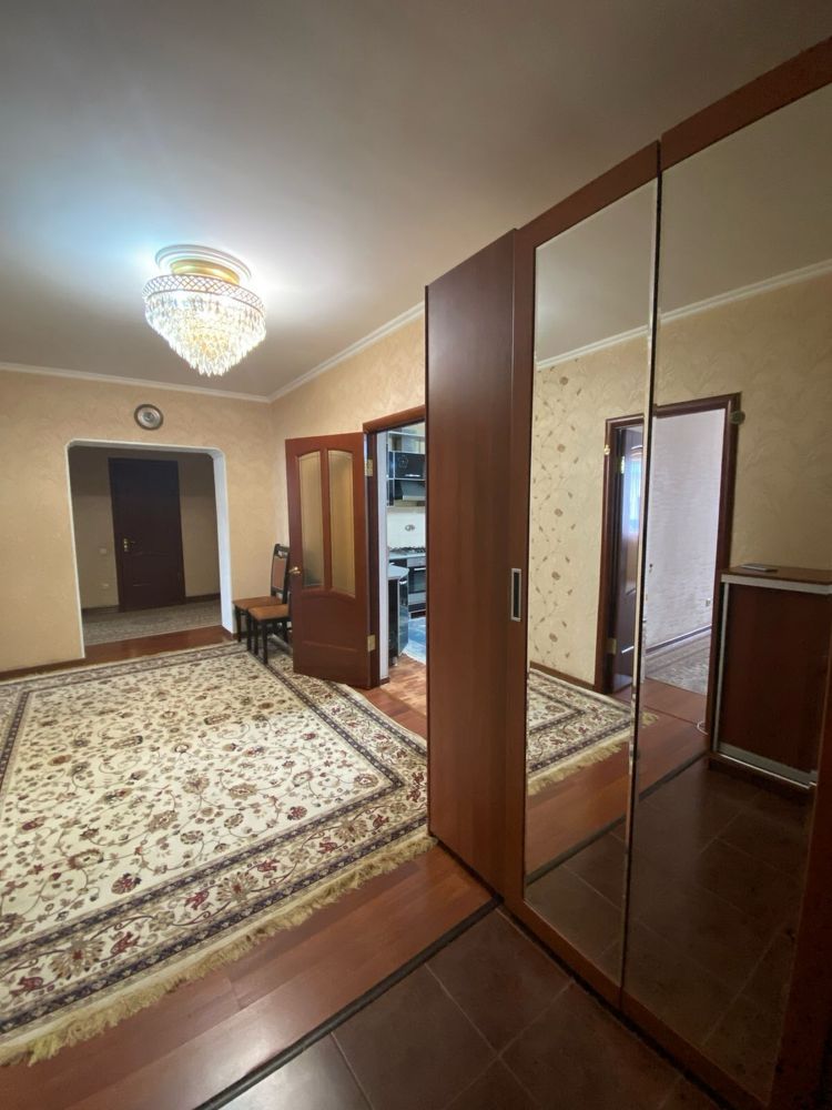 Продам 4 к.кв в 11 мкр