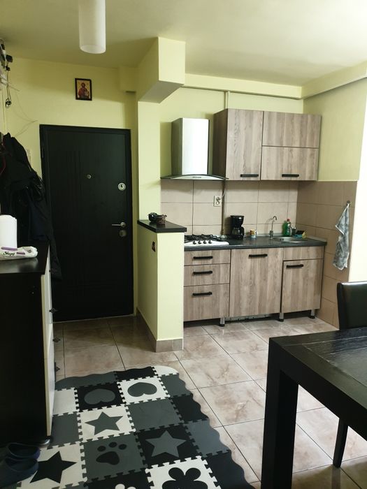 De  vânzare apartament cu 2 camere, cartier Tudor