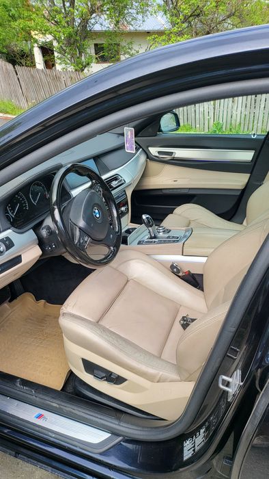 Vand/ Schimb Bmw 740 xdrive 2 butoane M pachet