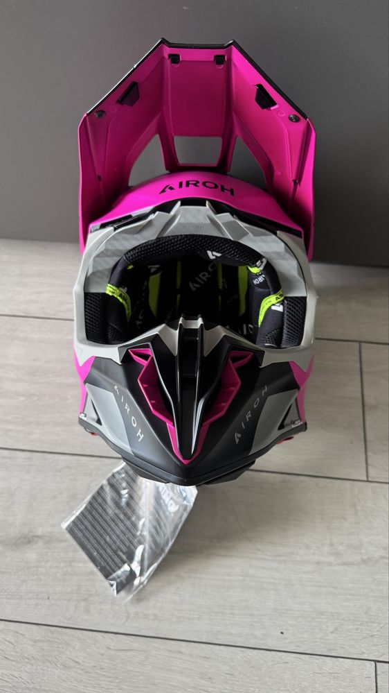 Casca enduro noua