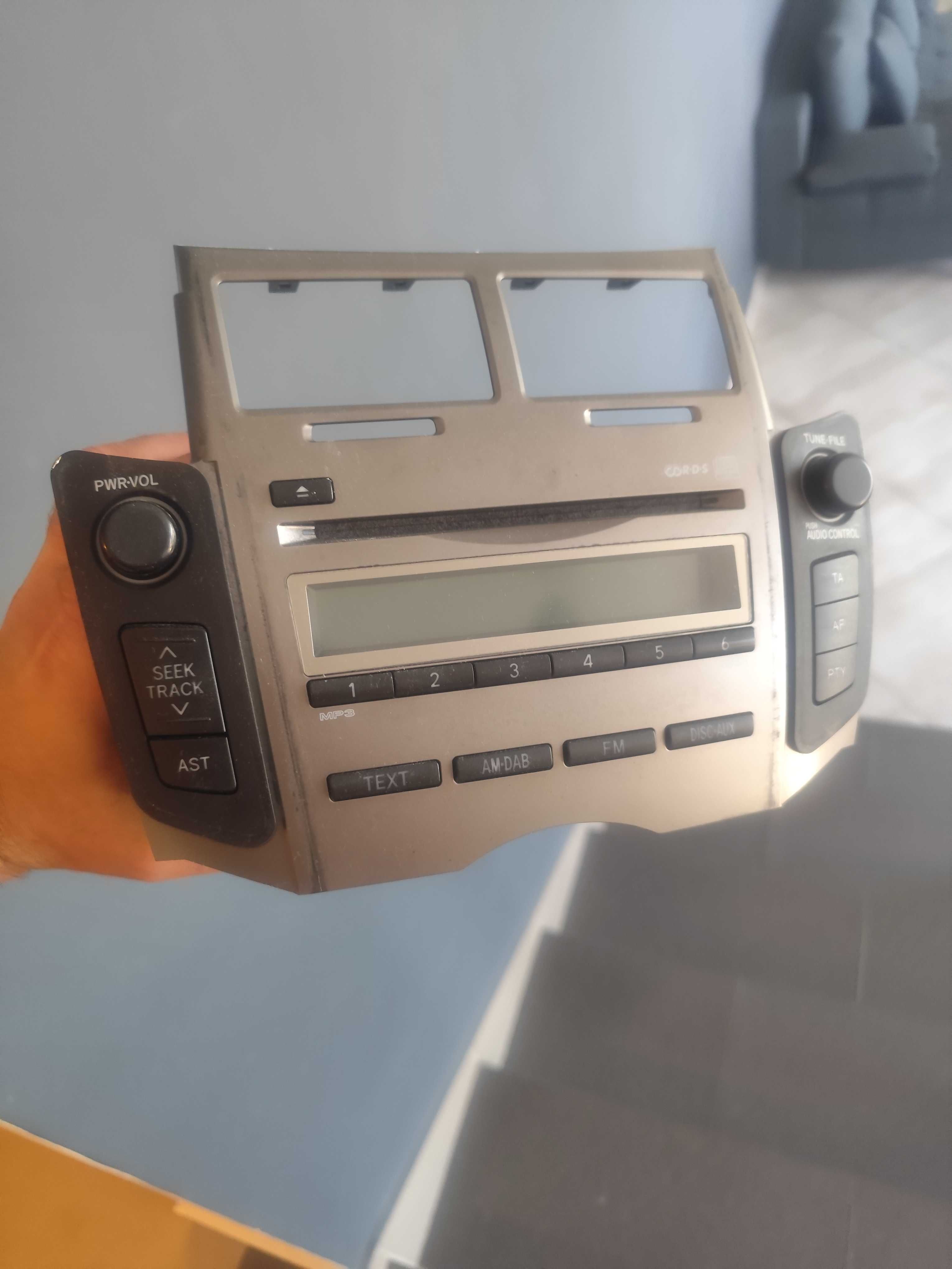 Радио стерео уредба CD MP3 Toyota Yaris 2007-2012