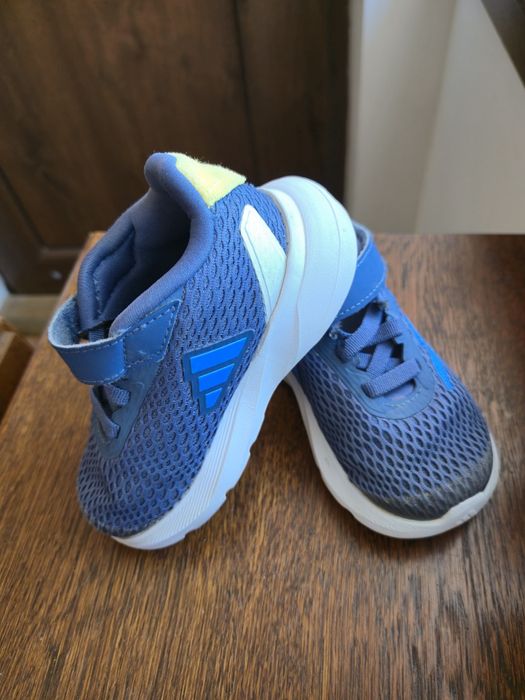 Детски обувки Adidas 22