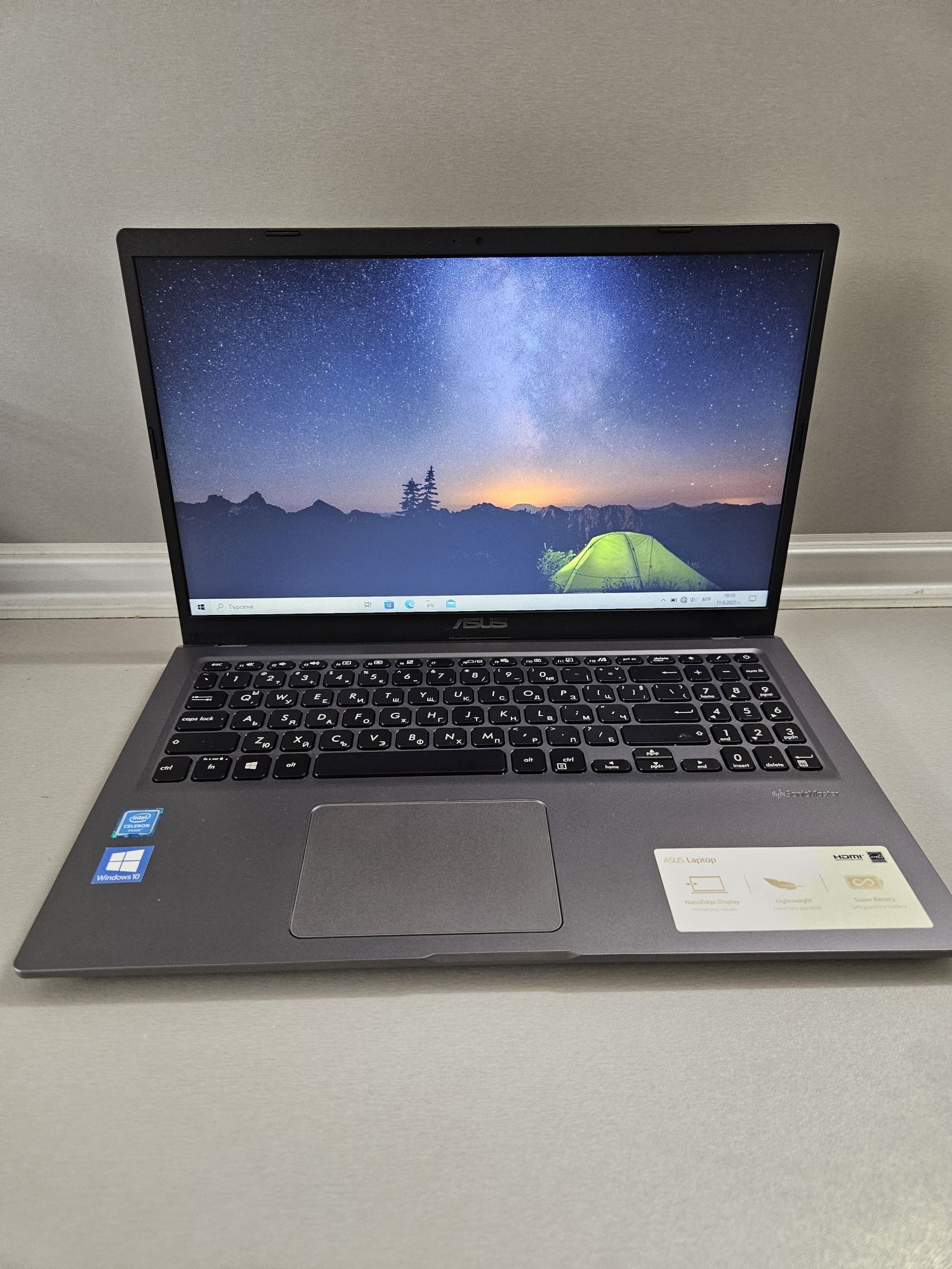 Asus X515M лаптоп