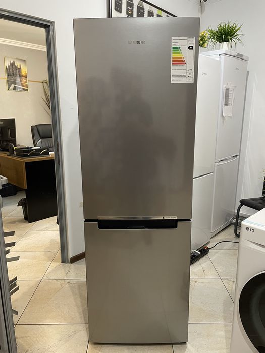 Холодильник Samsung RB30A30N0SA/WT Новый [УЦЕНКА]