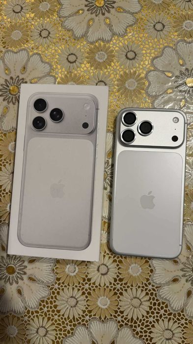 Продавам iPhone 17 pro max, 512 GB, като нов!