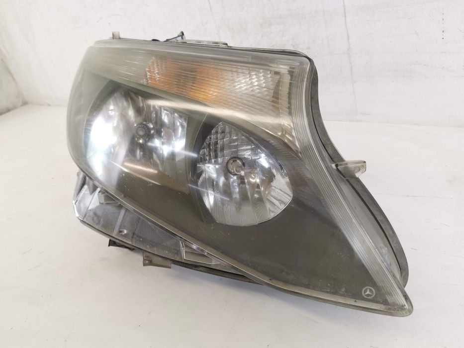 Десен фар с халоген Мерцедес-Бенц В-Клас / Mercedes-Benz V-Class W447