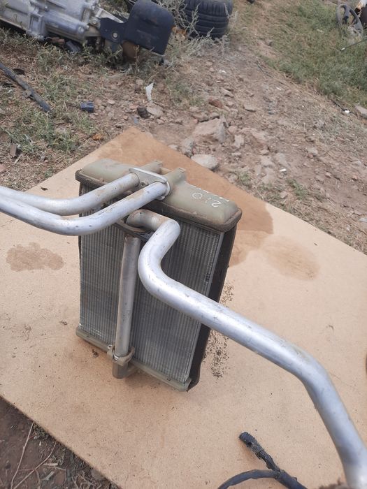 Радиатор печки на мерседес 210   б.у  оригинал