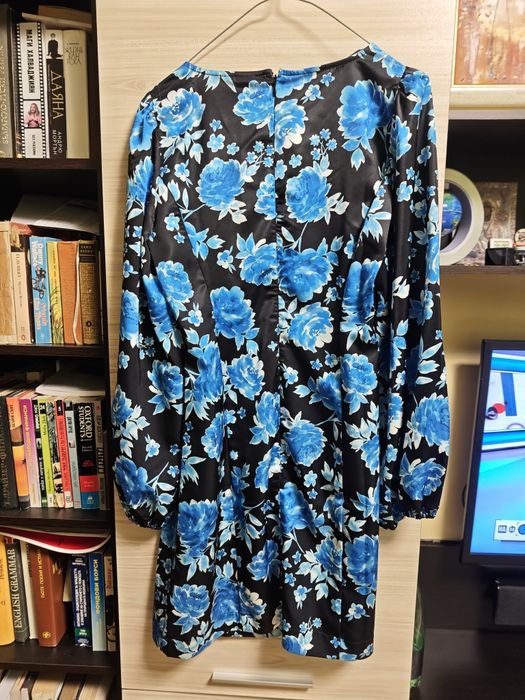 Ефектна рокля подходяща за предстоящите празници.