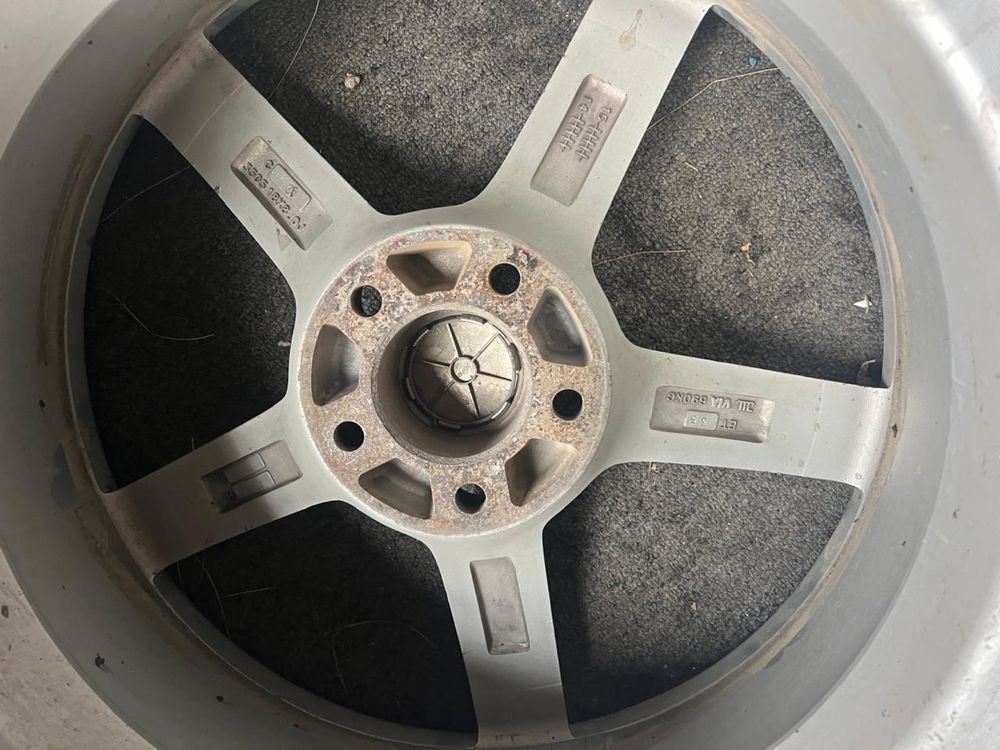 Продам три диска R 18 VOSSEN