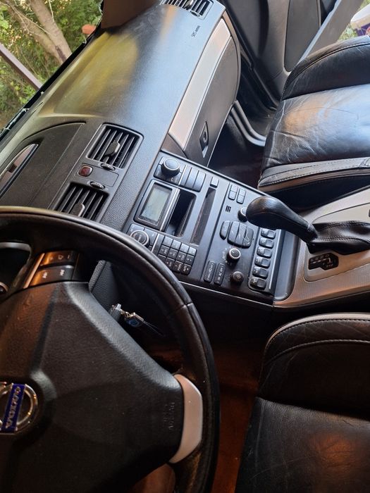 Vând Volvo XC90 R