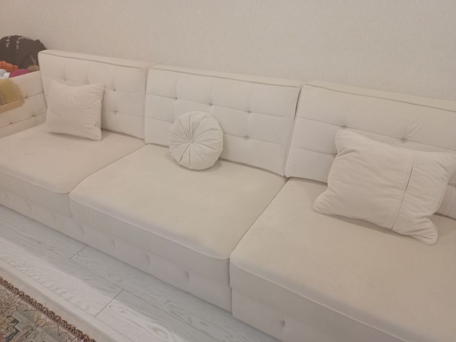 Диван гостиный, раскладывается