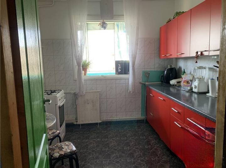 Apartament mare cu 3 camere 72M pătrați