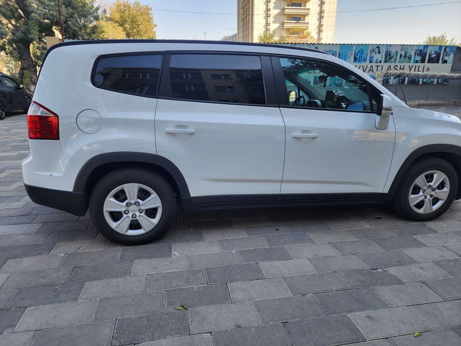 Chevrolet Orlando 
2 pozitsiya
2014 yil 
303ming
Oldi chap kiriloda pe