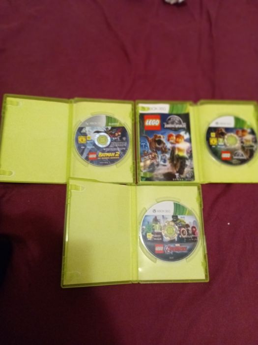 Vând jocuri Xbox360 Lego