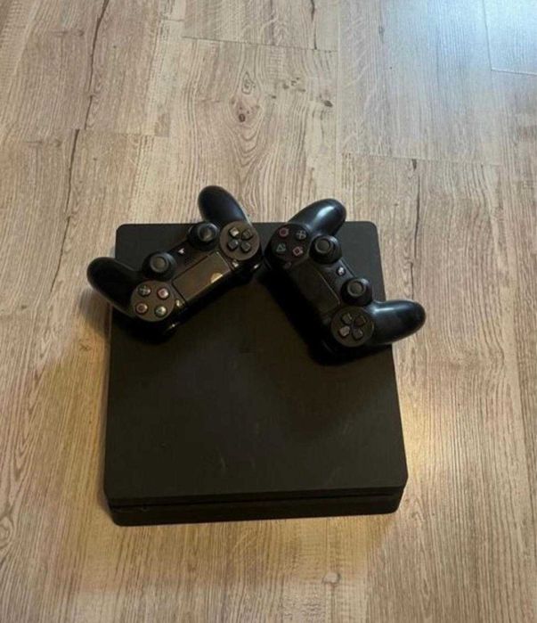 Ps 4 cu 2 manete +Fifa 23