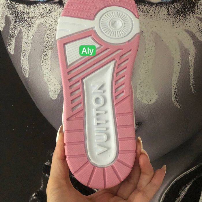 Super usori adidași