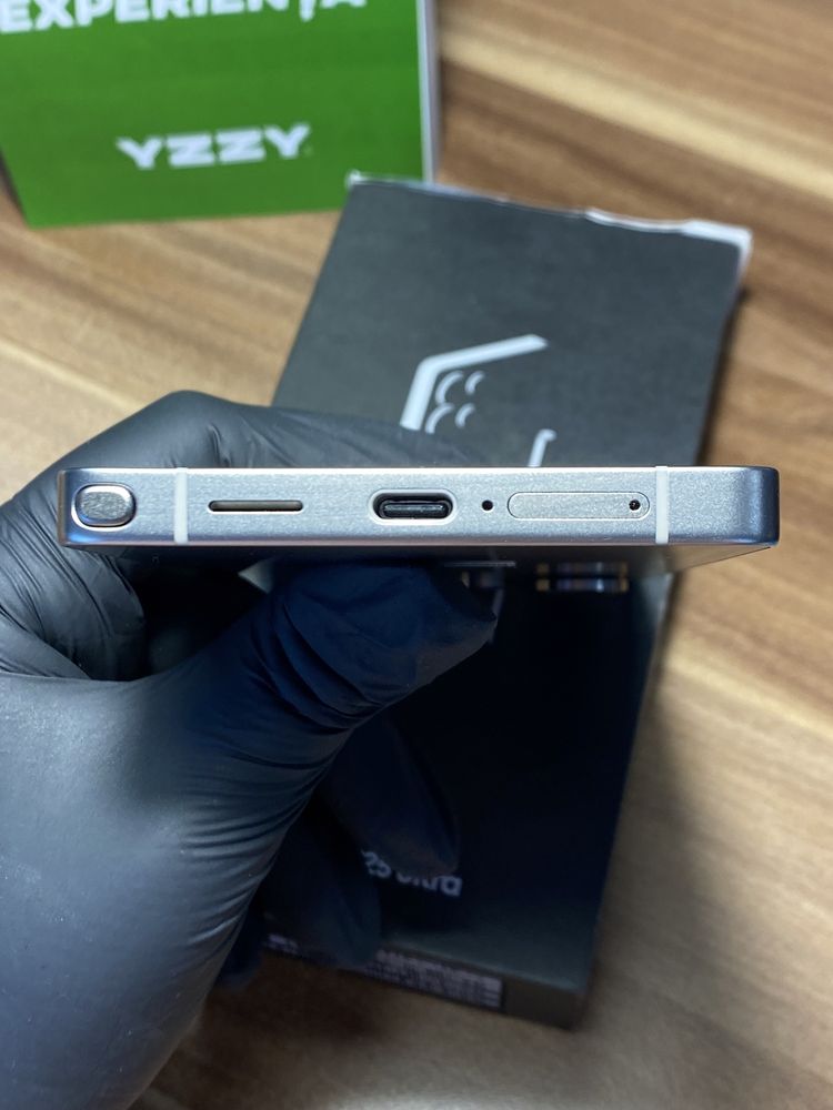 Samsung Galaxy S25 Ultra Duos / Garanție 24 luni / 256 Gb / Ca nou