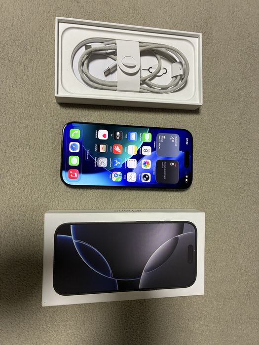 Vand schimb Iphone 16 PRO, cutie, garantie.