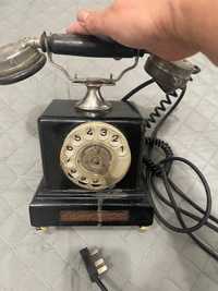 Стар античен телефон