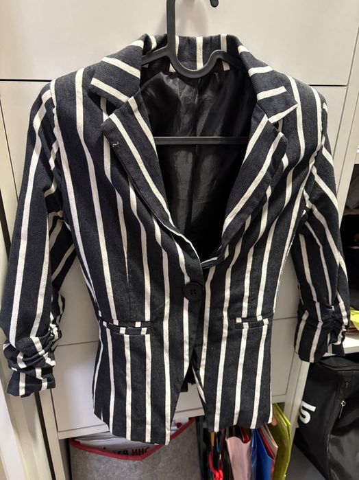 Дамско сако и дънково яке