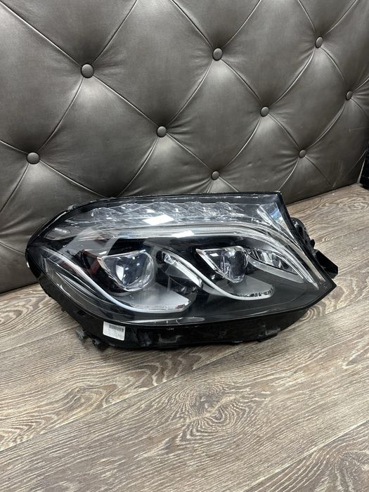 Mercedes GLS W166 Фар фарове десен