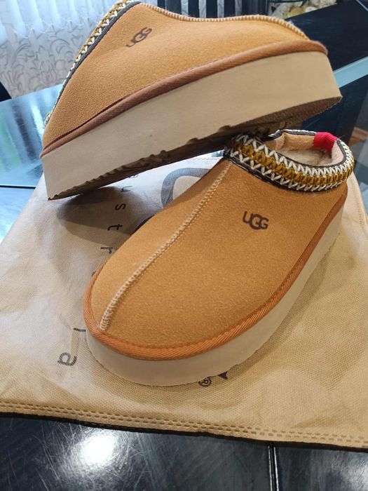 Дамски обувки UGG чисто нови